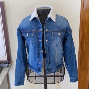 Body lined warm denim jacket
